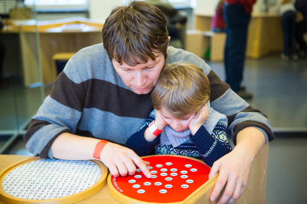 受台风“杨柳”影响，梅州西站今日临时停运33趟列车！